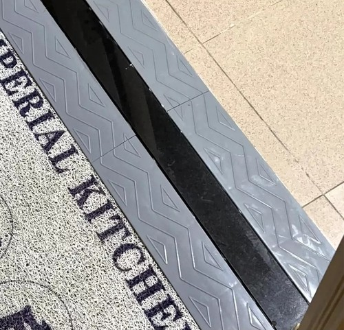 Ramp for door threshold - for,
